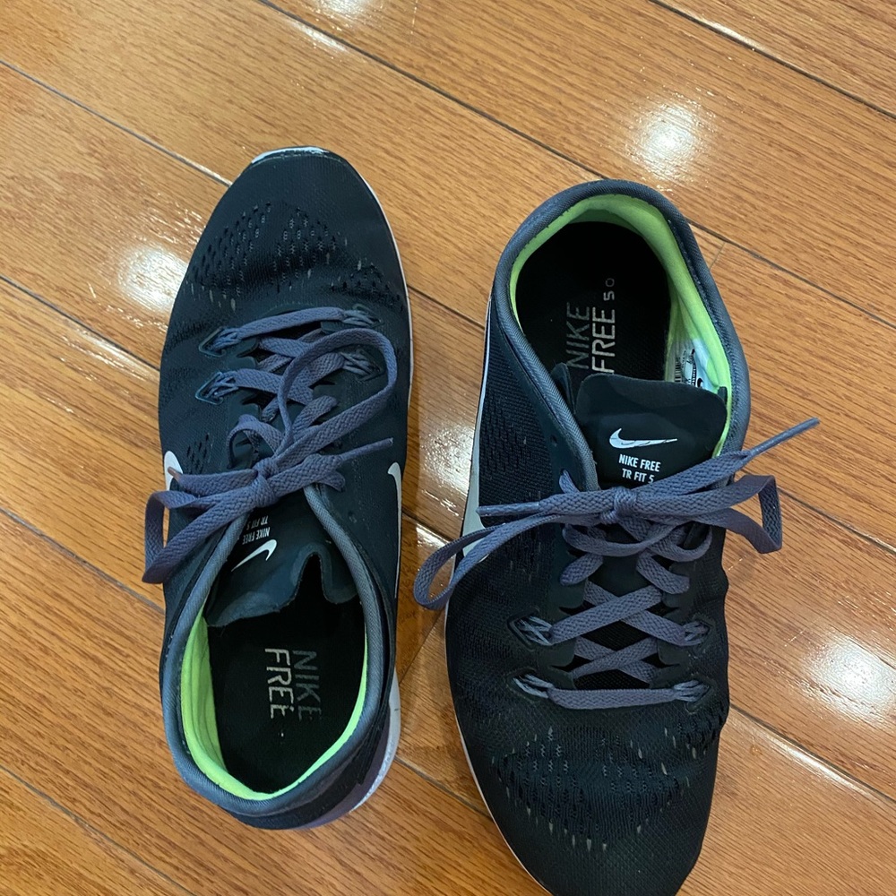 Nike Black Trainers women size 7 - Picture 7 of 7